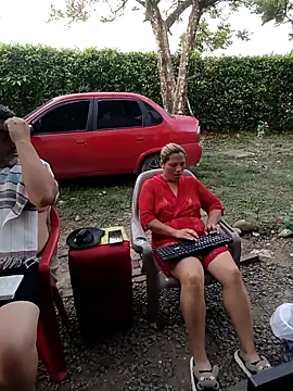 squir outdoors – video od webkamerové modelky hotandfierylatinos2023