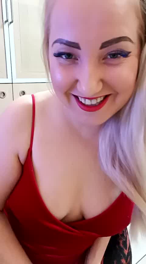 NUDA - video by EmmaQueen4 cam model