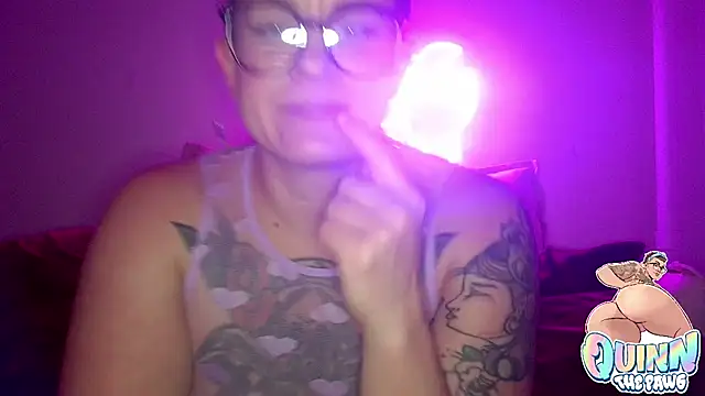 Private show: Wife cheats with BBC! - video by quinnmariexo cam model