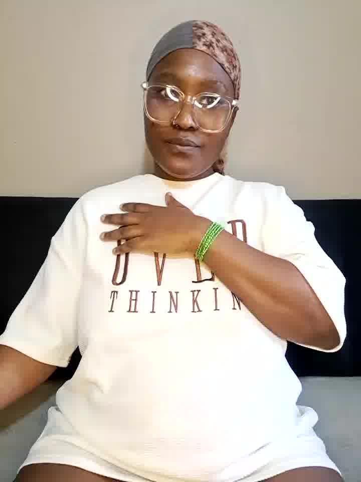 [10 Apr 13:10] Private Show - video IAm-the-1st-Dota kameramallilta