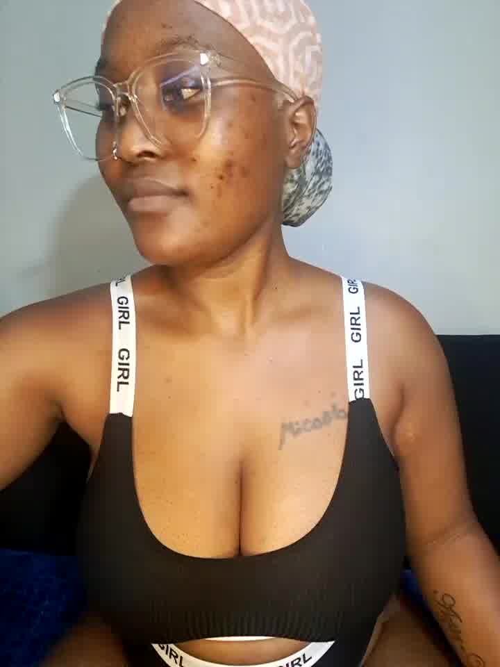 [27 Apr 03:15] Private Show - video IAm-the-1st-Dota kameramallilta