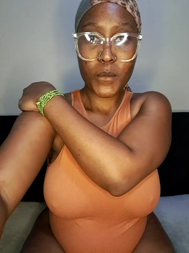 [9 Apr 03:28] Private Show - video IAm-the-1st-Dota kameramallilta