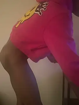 [27 Jun 00:02] Public Show - video by UltraHottie cam model