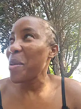 Creamy pussy - วิดีโอโดย QueenBaexx โมเดลแคม