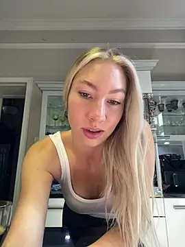 Countdown 💦 - video by LuisaBecker cam model