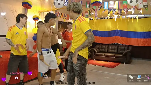 CRAZY SHOW! AXEL, JACKSON AND TREVOL ARE FUCKED! - vídeo de la modelo de cam Boysgang_sex