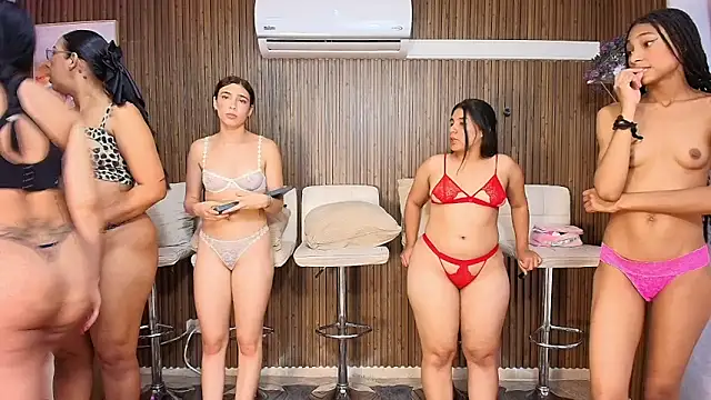 [16 Jan 09:56] Private Show - Vídeo de canelasquirt, modelo de vídeos