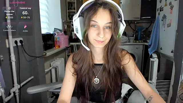 Lick the dildo and balls completely, dildo masturbation - video od modelky/modela _Nika_Kik