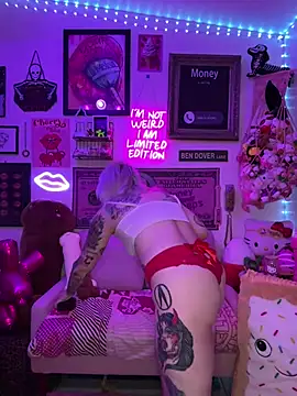 Private Show - Pussy creaminess fun - video by CherryBombBomb cam model