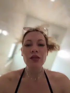 Hot masturbated in public