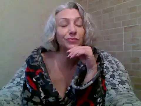 [19 Dec 14:18] Private Show – video modela na kameri Lorie_Carrie