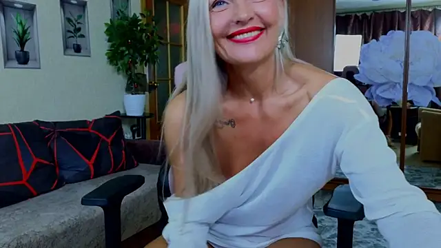 private show fuck pussy with a dildo