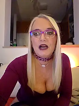 [10 Nov 22:44] Private Show - video av kikkastar cam model