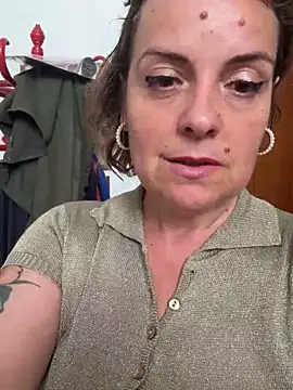 Dito nel culo a pecora sulle scale - video di Sunbelxx modella di cam