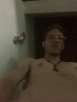 [21 Jun 22:31] Public Show - video by SOYMRX cam model