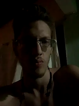 [4 Jul 18:23] Public Show - video by SOYMRX cam model