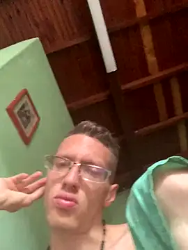 [8 Jul 17:01] Public Show - video by SOYMRX cam model