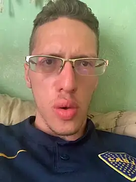 [18 Jul 17:28] Public Show - video by SOYMRX cam model