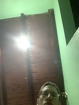 [3 Jan 00:30] Public Show – video modela na kameri SOYMRX