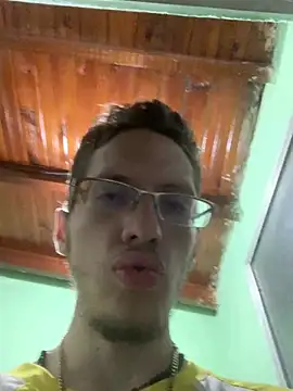 Me fracture el dedo peleando - vidéo du modèle de showcams SOYMRX