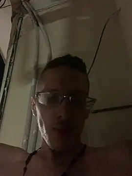 [19 Sep 20:15] Public Show - video by SOYMRX cam model