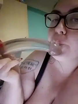 Private Show - Suck that Toy