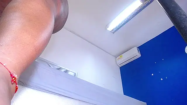 playing with my pussy - vídeo de exotic_karmella modelo de câmara