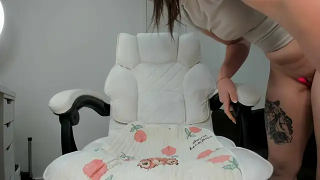 squirt show - video by aus_queen cam model