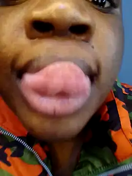 [27 Jun 13:24] Private Show－カメラキャストのassqueenxxの動画