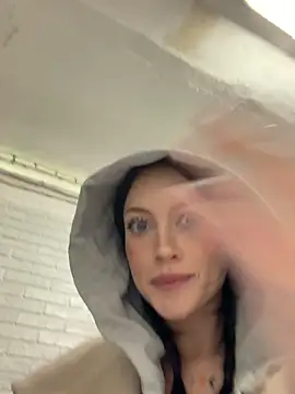 I go in office and squirt under camera - video by Melissa_crazy cam model