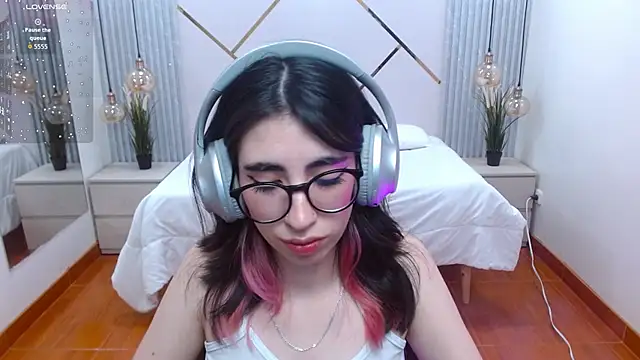 I did deep throat and fuck my dildo 🔥 – видео вебкам-модели LenaRoses