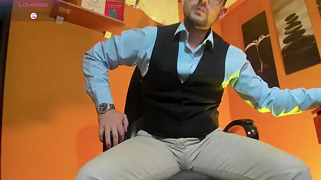 STRIPTIS +DICK +JERK OFF - video av Jerry_hot1 cam model