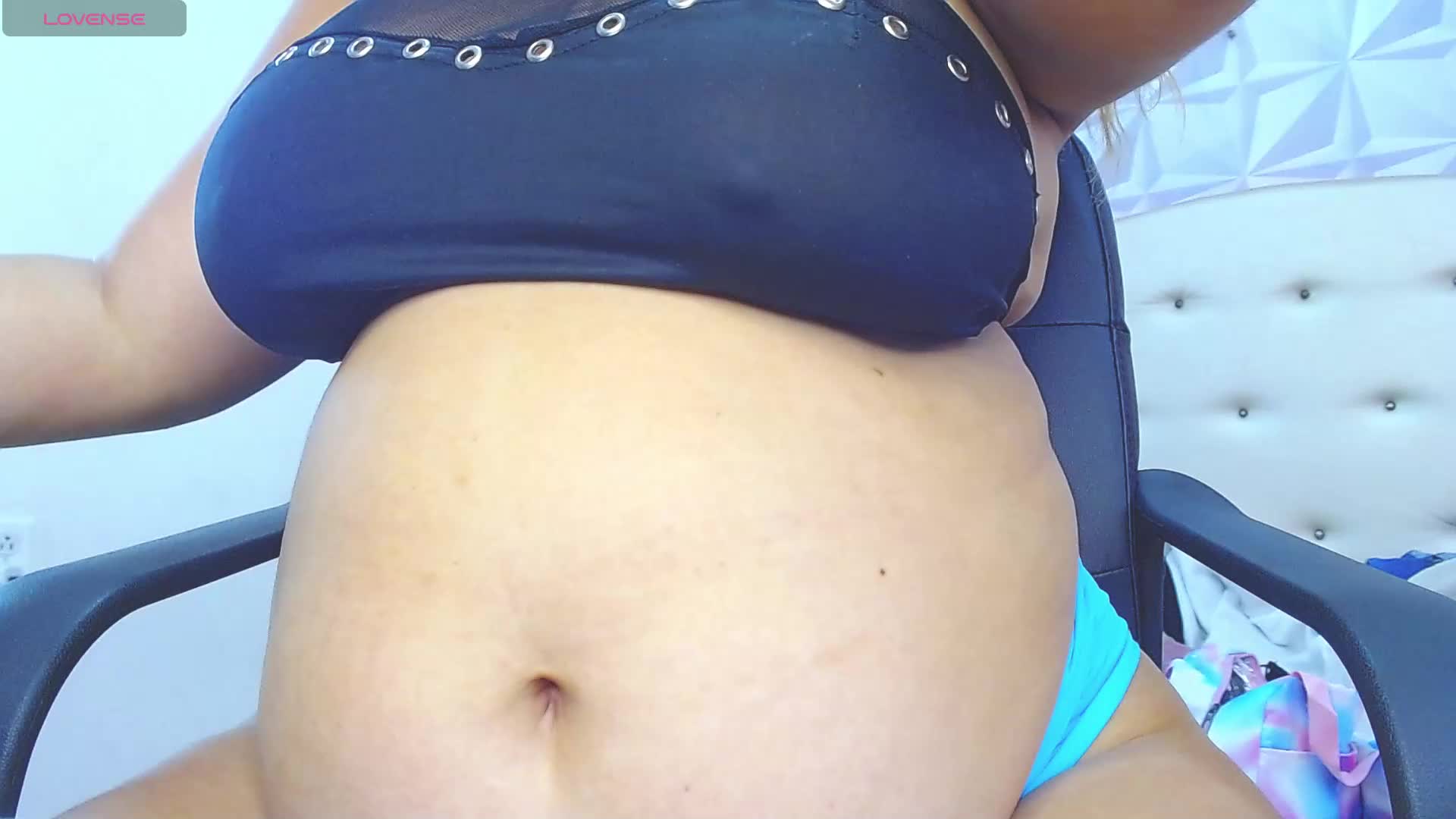 hard show with mommy