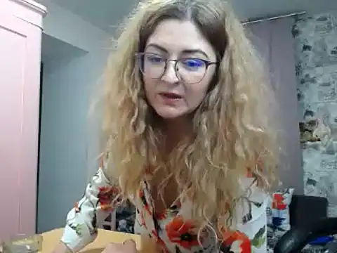 Eccentric Monologue - video by Helen1974 cam model