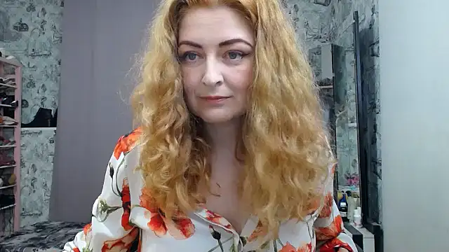 Poppies Camshow - video by Helen1974 cam model