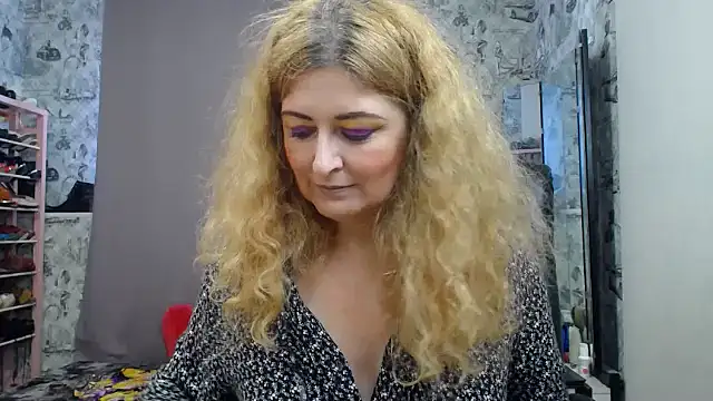 Casual Dress Camshow - video by Helen1974 cam model