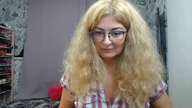 Tiny Camming Fragment - video by Helen1974 cam model