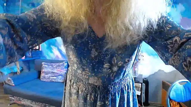 Camshow: Newest Dildo And Some Dirty Talk - video by Helen1974 cam model