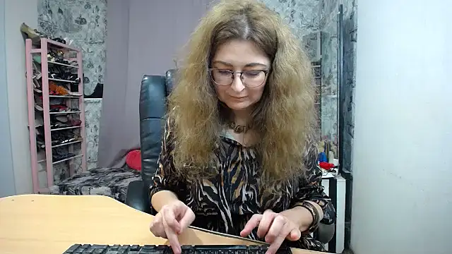 Happy 2026 lovers! - video by Helen1974 cam model