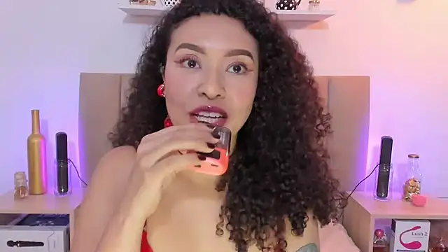 Smoking sexy mode  🚬  (Private Show) – video od webkamerové modelky Zoe_Gruber
