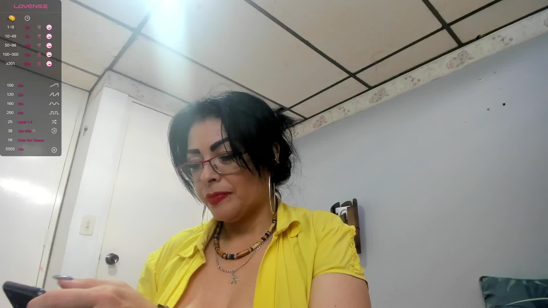 Show tits pussy and estilopuppy — filmik SAMY_NIX, modela(-lki) na kamerkach