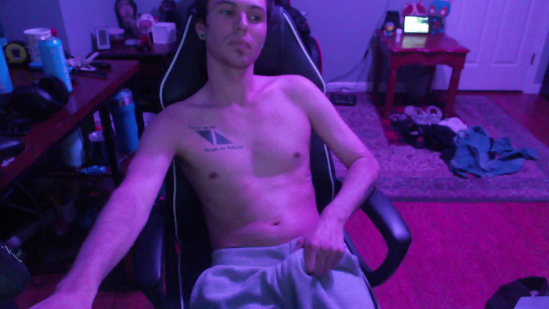 Check it out - video oleh model kamera HeadlessHorseman1