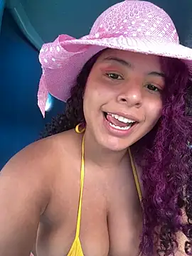 POOL DAY - فيديو من PittAndLunaa موديل الكام