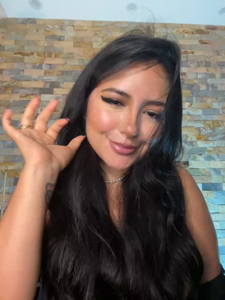 Private Show – видео вебкам-модели sukhakunis1