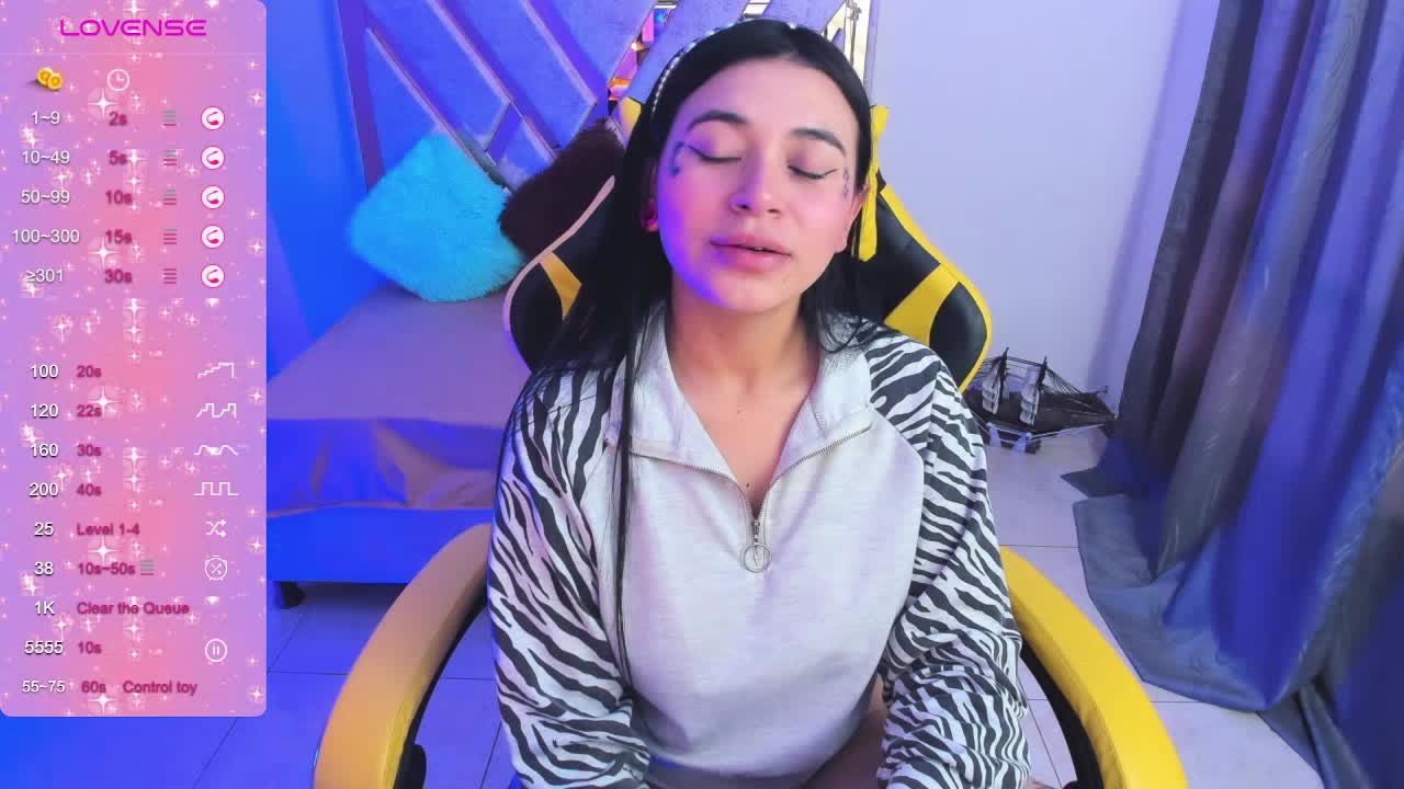 [16 Nov 17:21] Private Show - video by hanna_diazz_ cam model