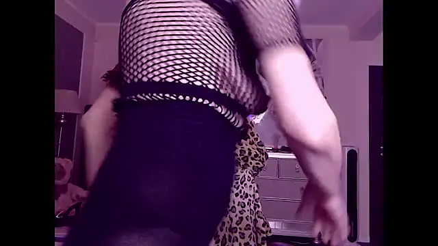 Pussy very close and lick me pussy wet