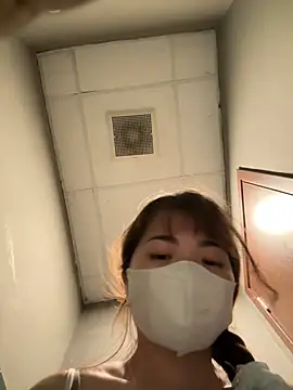 play with pussy and squirt - video by Lina-Xuka81 cam model