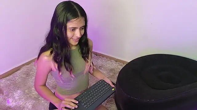 Private Show: a bushless show – видео вебкам-модели ViolettaSummer