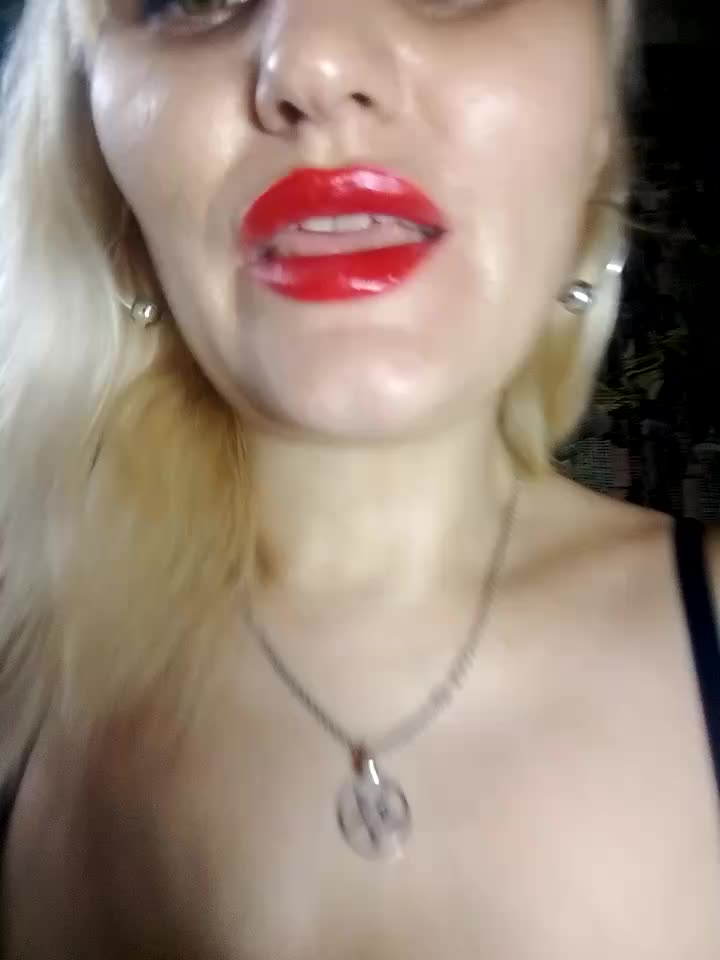 Pussy worshipping – video od webkamerové modelky Freya_Milf