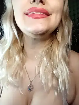 lipss - video by Freya_Milf cam model